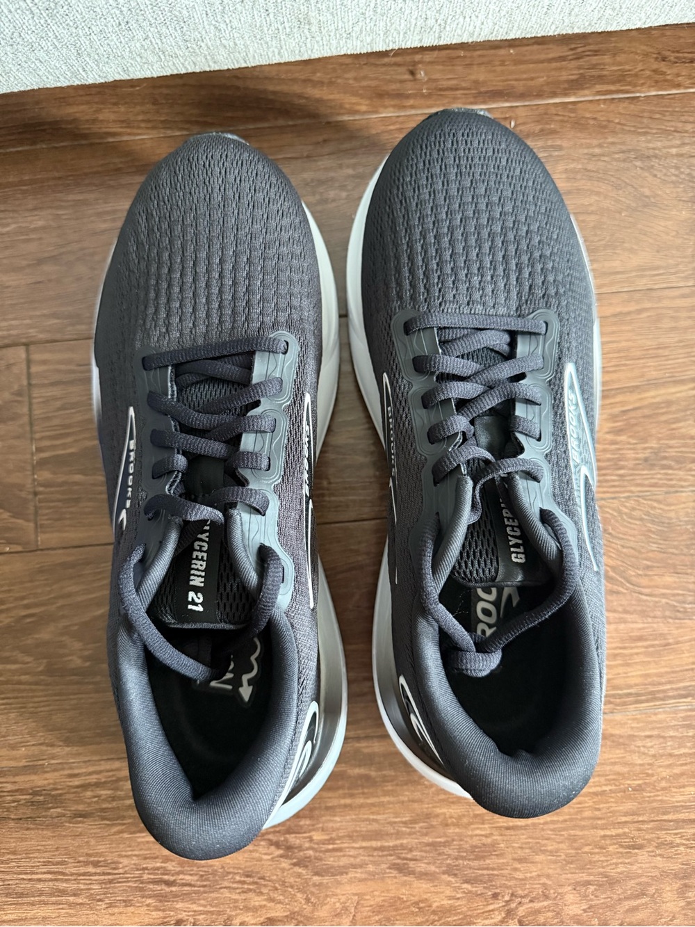 NWT Women’s Brooks Glycerin 21 - Picture 3 of 5
